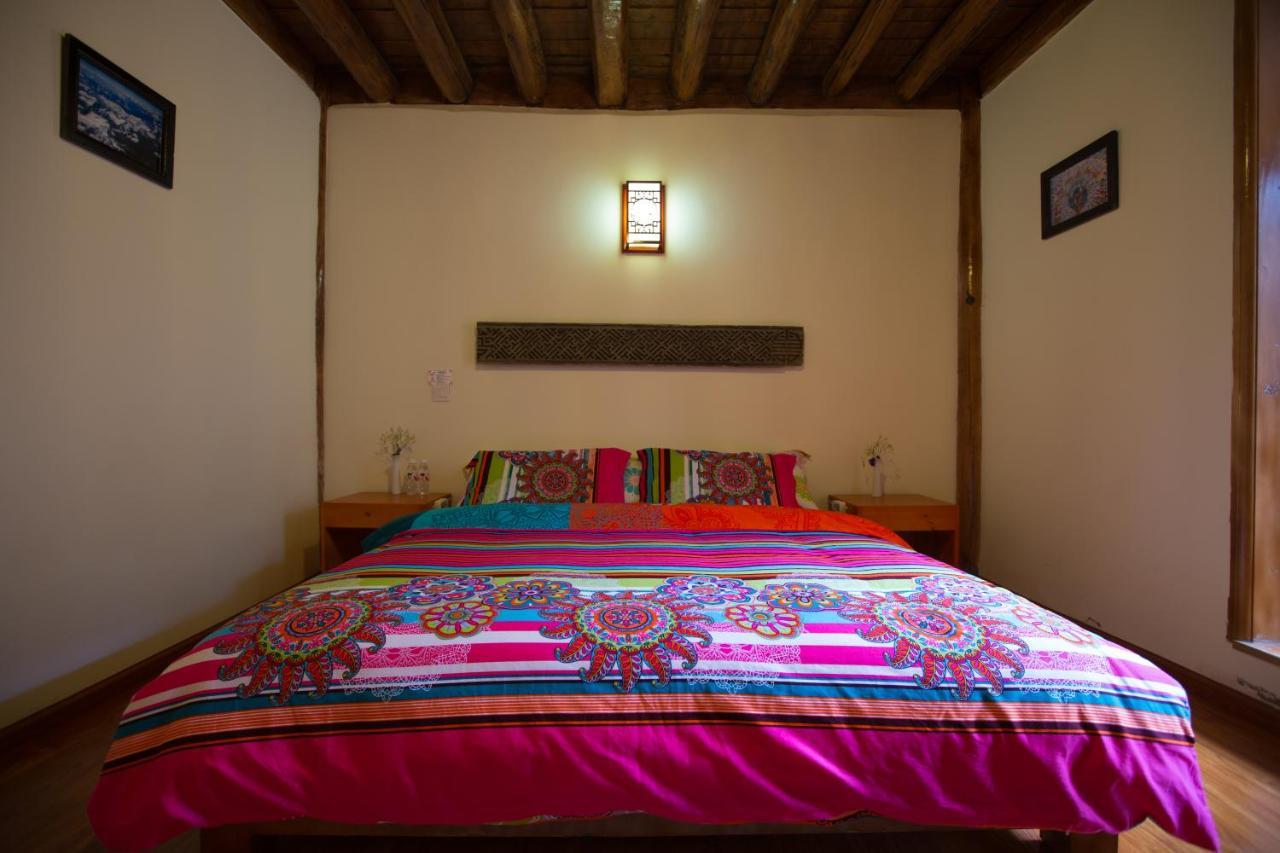 Shangri-La Namcha Bhawa Inn Room photo